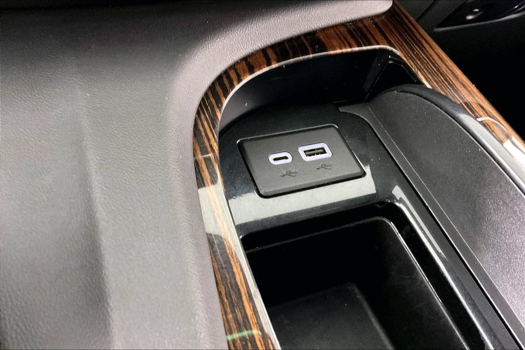 Certified 2023 Cadillac Escalade Premium Luxury AWD/4WD image 15