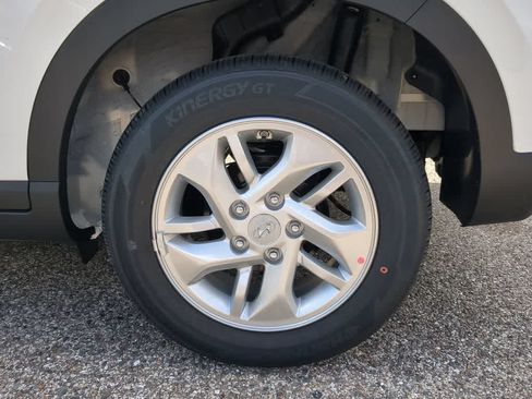 New 2026 Hyundai Venue SE FWD image 14