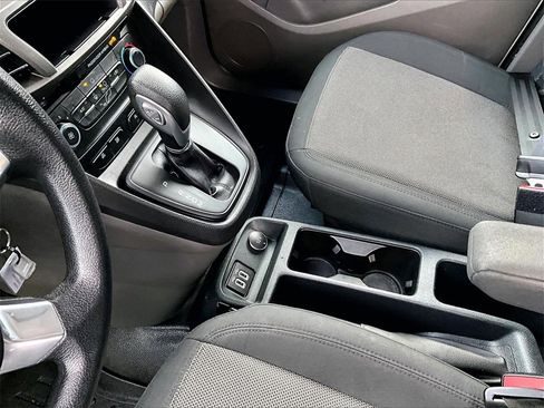 Used 2019 Ford Transit Connect XL image 11