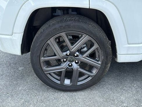 Used 2025 Jeep Compass Limited w/ High Altitude Package image 11