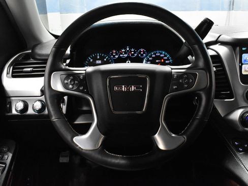 Used 2017 GMC Yukon SLT image 9