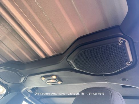 Used 2023 Jeep Gladiator Overland AWD/4WD image 19
