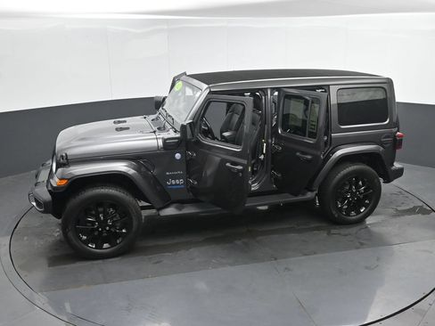 Used 2021 Jeep Wrangler Unlimited Sahara w/ Cold Weather Group AWD/4WD image 52
