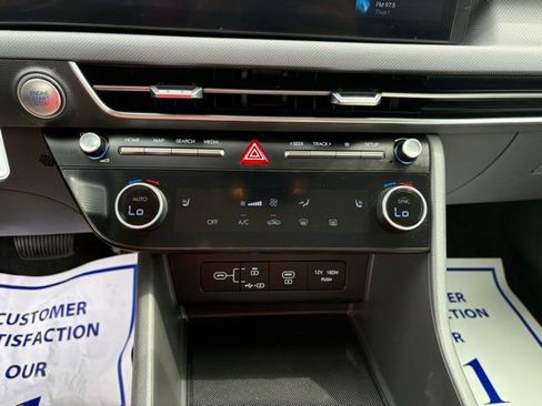 Used 2025 Hyundai Sonata SEL FWD image 23