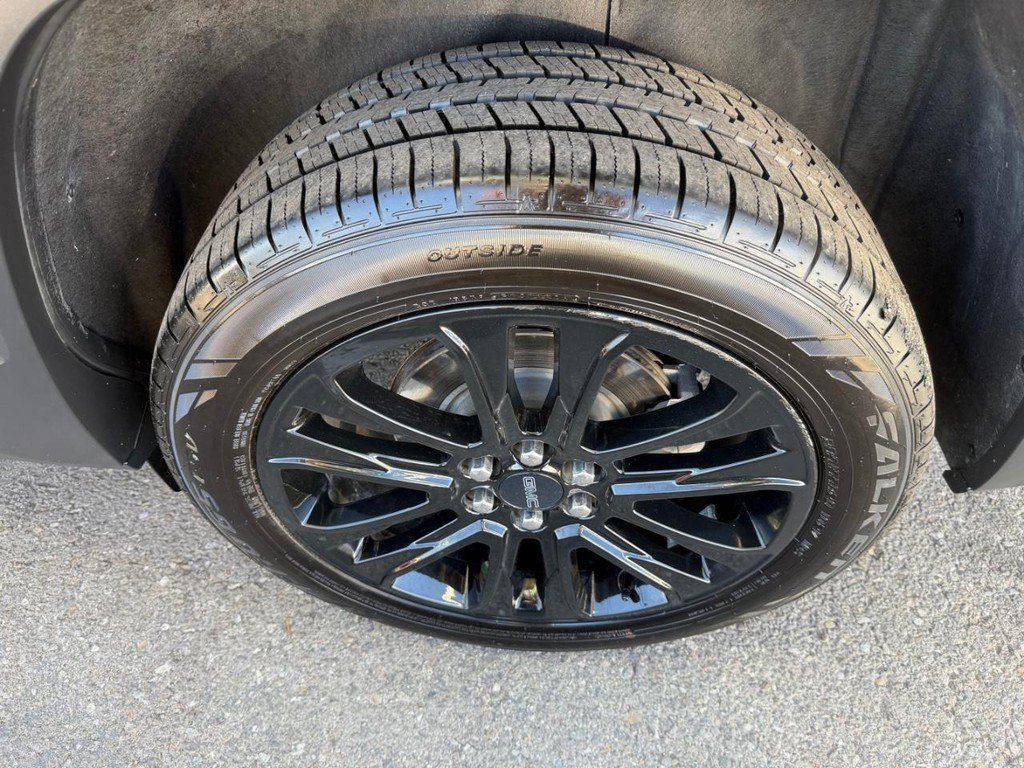 Used 2023 GMC Acadia SLT w/ Elevation Edition FWD image 44