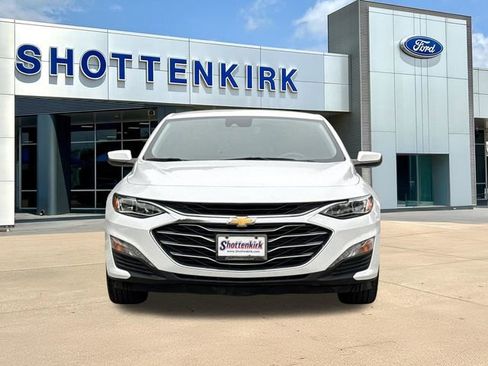 Used 2023 Chevrolet Malibu LT w/ Driver Confidence Package FWD image 2
