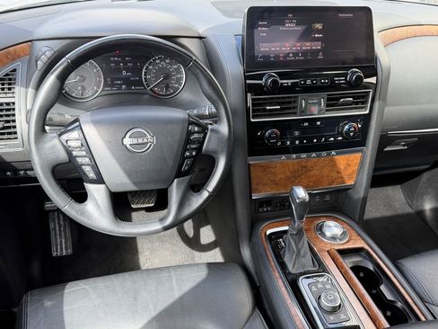 Used 2024 Nissan Armada SL image 9