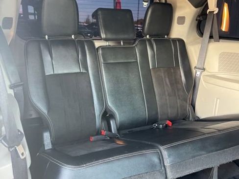 Used 2019 Dodge Grand Caravan SXT FWD image 40