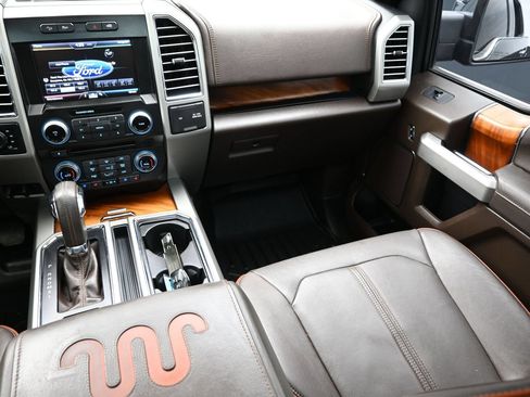 Used 2015 Ford F150 King Ranch w/ Equipment Group 601A Luxury AWD/4WD image 38