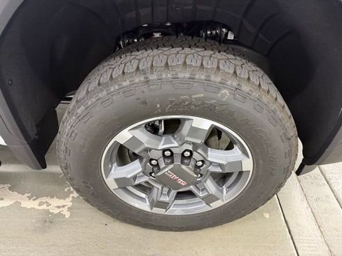 New 2026 GMC Sierra 2500 SLT w/ SLT Premium Package image 4