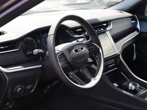 New 2026 Jeep Grand Cherokee L Laredo AWD/4WD image 10
