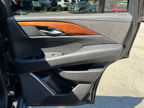 Used 2017 Cadillac Escalade Premium Luxury AWD/4WD image 27