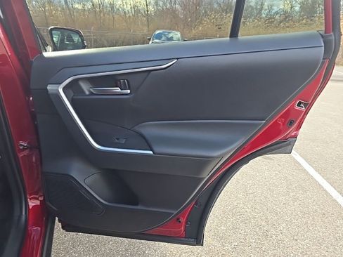 Certified 2025 Toyota RAV4 XLE image 28