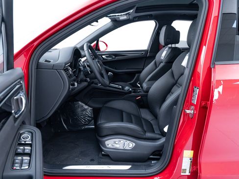 New 2026 Porsche Macan S image 17