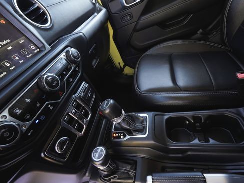 Used 2023 Jeep Wrangler Unlimited Sahara w/ Cold Weather Group image 29