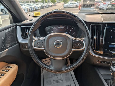 Used 2020 Volvo XC60 T5 Momentum w/ Protection Package AWD/4WD image 13