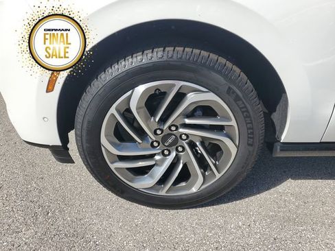 New 2025 Lincoln Navigator Reserve image 10