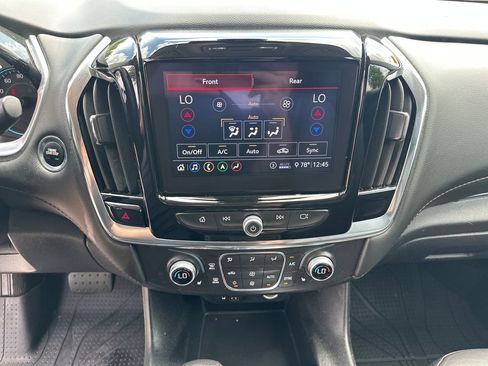 Used 2021 Chevrolet Traverse RS FWD image 27