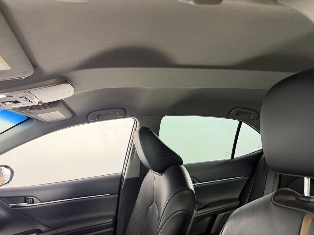 Used 2020 Toyota Camry XLE w/ Carpet Mat Package FWD image 23