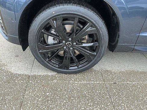 New 2026 Volvo XC60 T8 Ultra w/ Climate Package AWD/4WD image 12