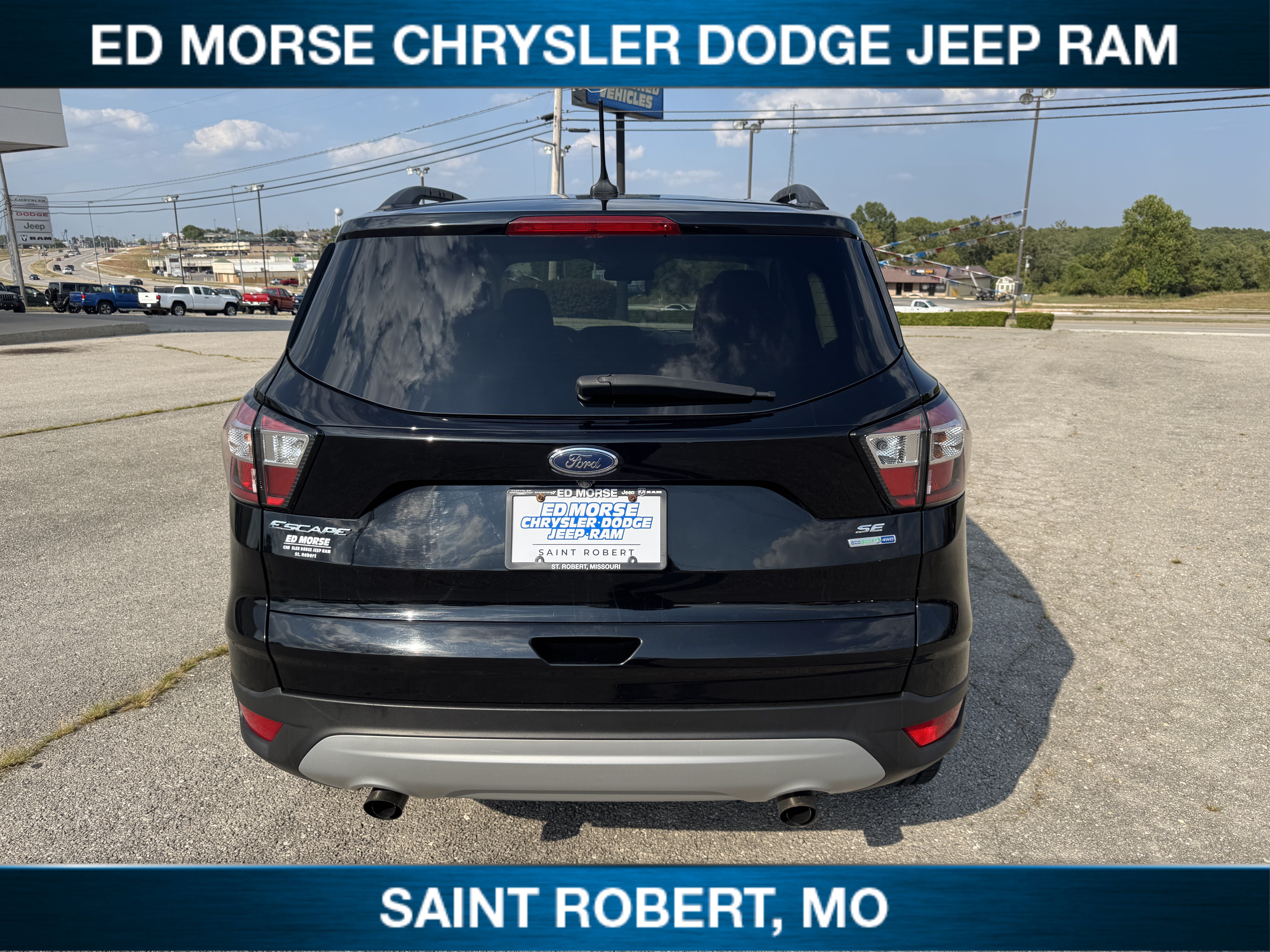 Used 2018 Ford Escape SE w/ SE Sync 3 Package AWD/4WD image 3