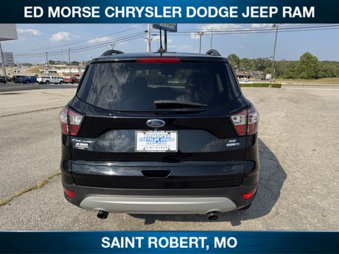 Used 2018 Ford Escape SE w/ SE Sync 3 Package AWD/4WD image 3