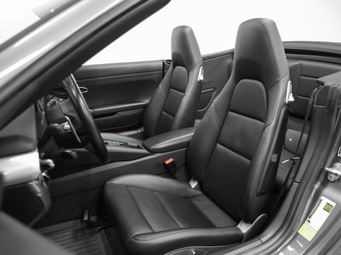 Used 2017 Porsche 911 Carrera S image 5