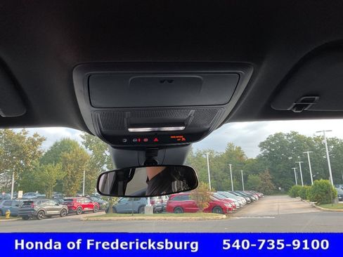 Used 2025 Chevrolet Traverse LT FWD image 40