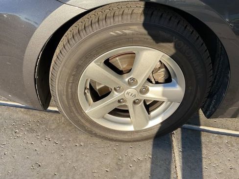 Used 2015 Kia Optima LX image 12