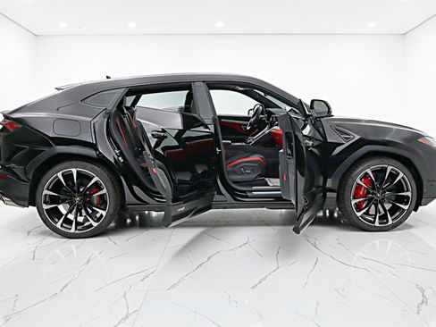 Used 2024 Lamborghini Urus S AWD/4WD image 15