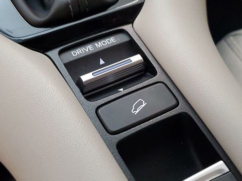 Used 2024 Honda HR-V LX image 30