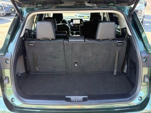Used 2024 Toyota Highlander XLE image 49