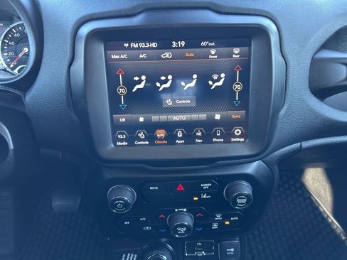 Used 2022 Jeep Renegade Latitude w/ Convenience Group image 25