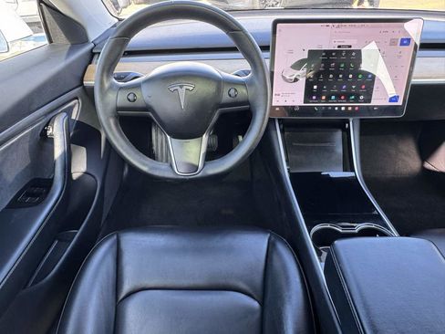 Used 2019 Tesla Model 3 image 22