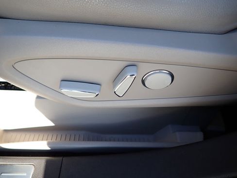 Certified 2021 Lincoln Nautilus AWD image 21