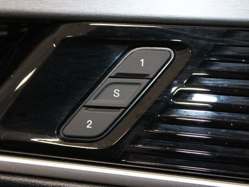 Used 2025 Jeep Wagoneer L Series II w/ 8-pass Seating Package image 49