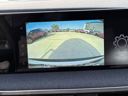 New 2025 Nissan Kicks SV w/ SV Premium Package image 23