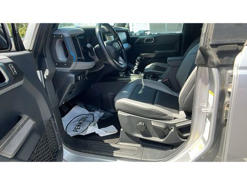 Used 2021 Ford Bronco Black Diamond image 15