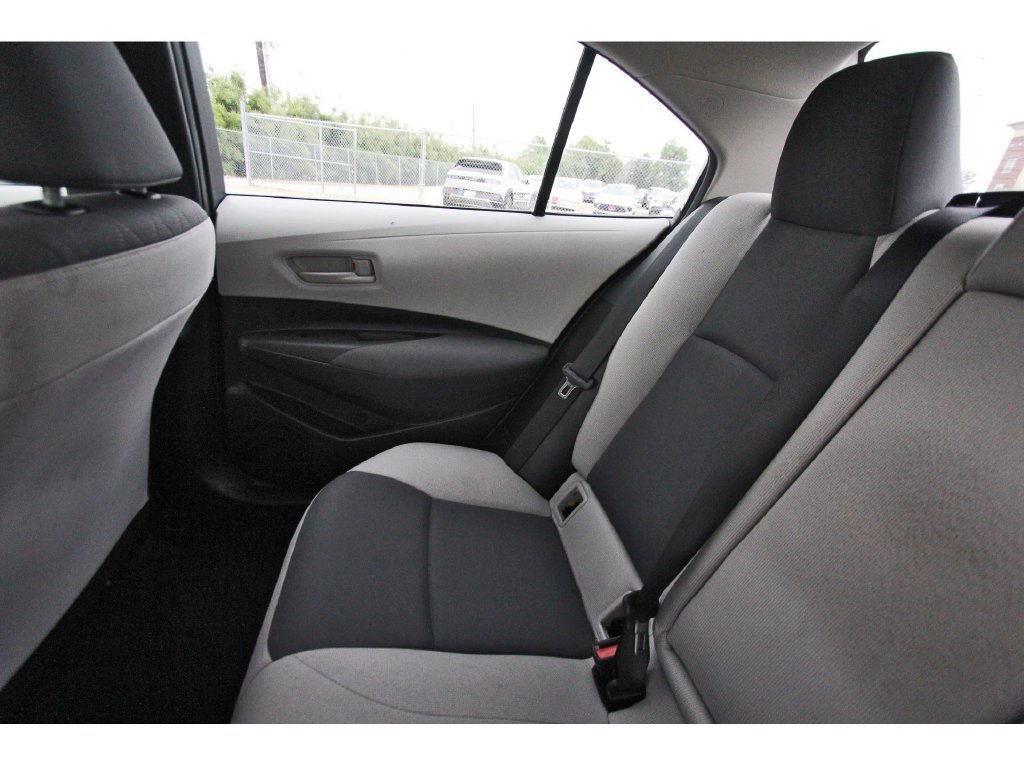 Used 2025 Toyota Corolla LE FWD image 12