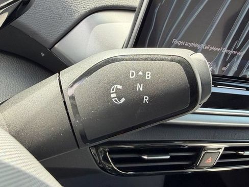 New 2026 Volkswagen ID.4 Pro RWD image 18