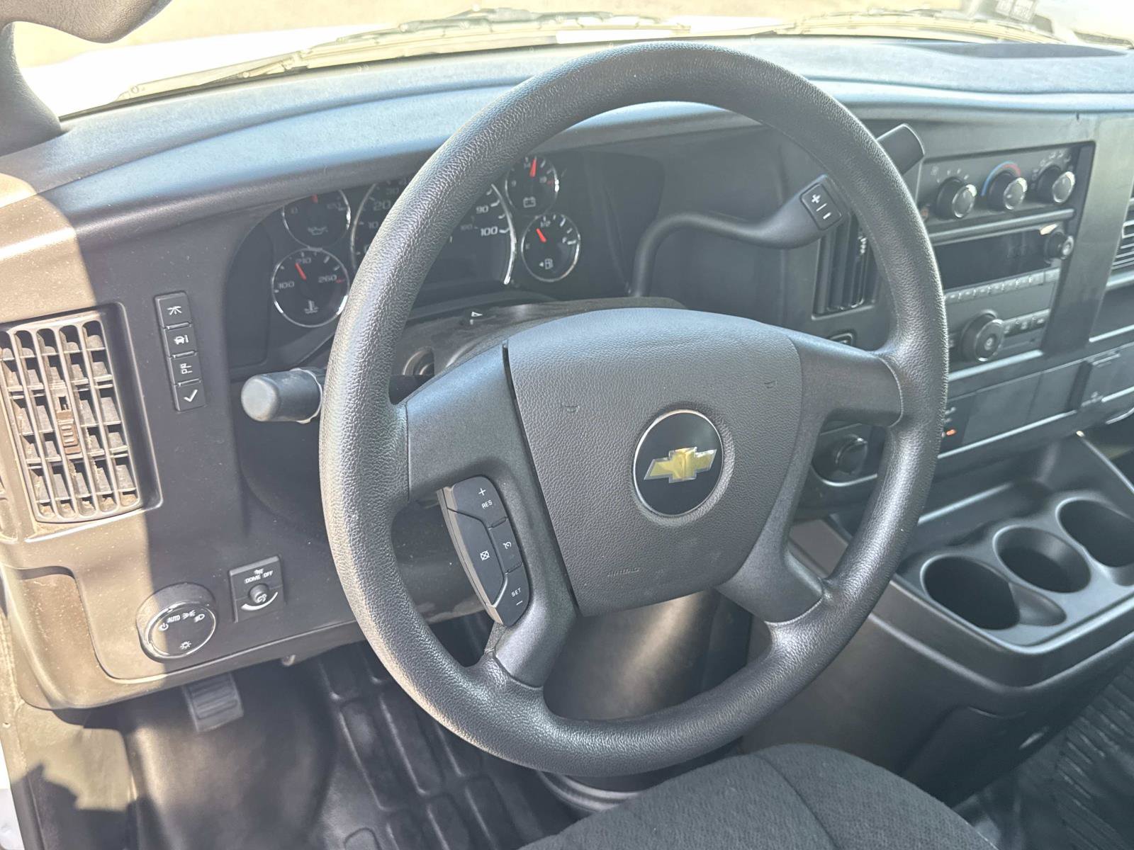 Used 2025 Chevrolet Express 2500 w/ Driver Convenience Package RWD image 10