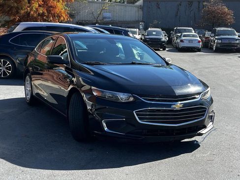 Used 2017 Chevrolet Malibu LS image 3