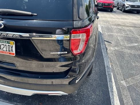 Used 2016 Ford Explorer XLT w/ Equipment Group 202A FWD image 14
