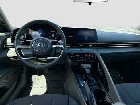 Certified 2024 Hyundai Elantra SEL FWD image 21