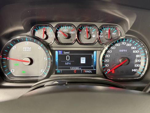 Used 2020 Chevrolet Tahoe LT image 25