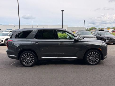 Used 2024 Hyundai Palisade Calligraphy AWD/4WD image 2