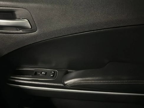 Used 2020 Dodge Charger SXT w/ Leather Interior Group RWD image 17