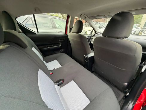 Used 2018 Toyota Prius C Two image 19