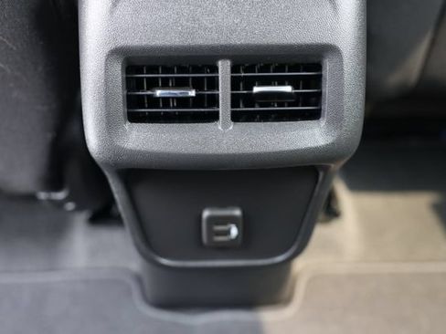 Used 2022 Chevrolet Equinox LS w/ LS Convenience Package AWD/4WD image 36