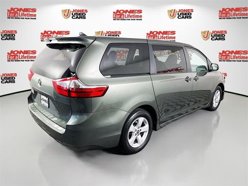 Certified 2020 Toyota Sienna L image 15